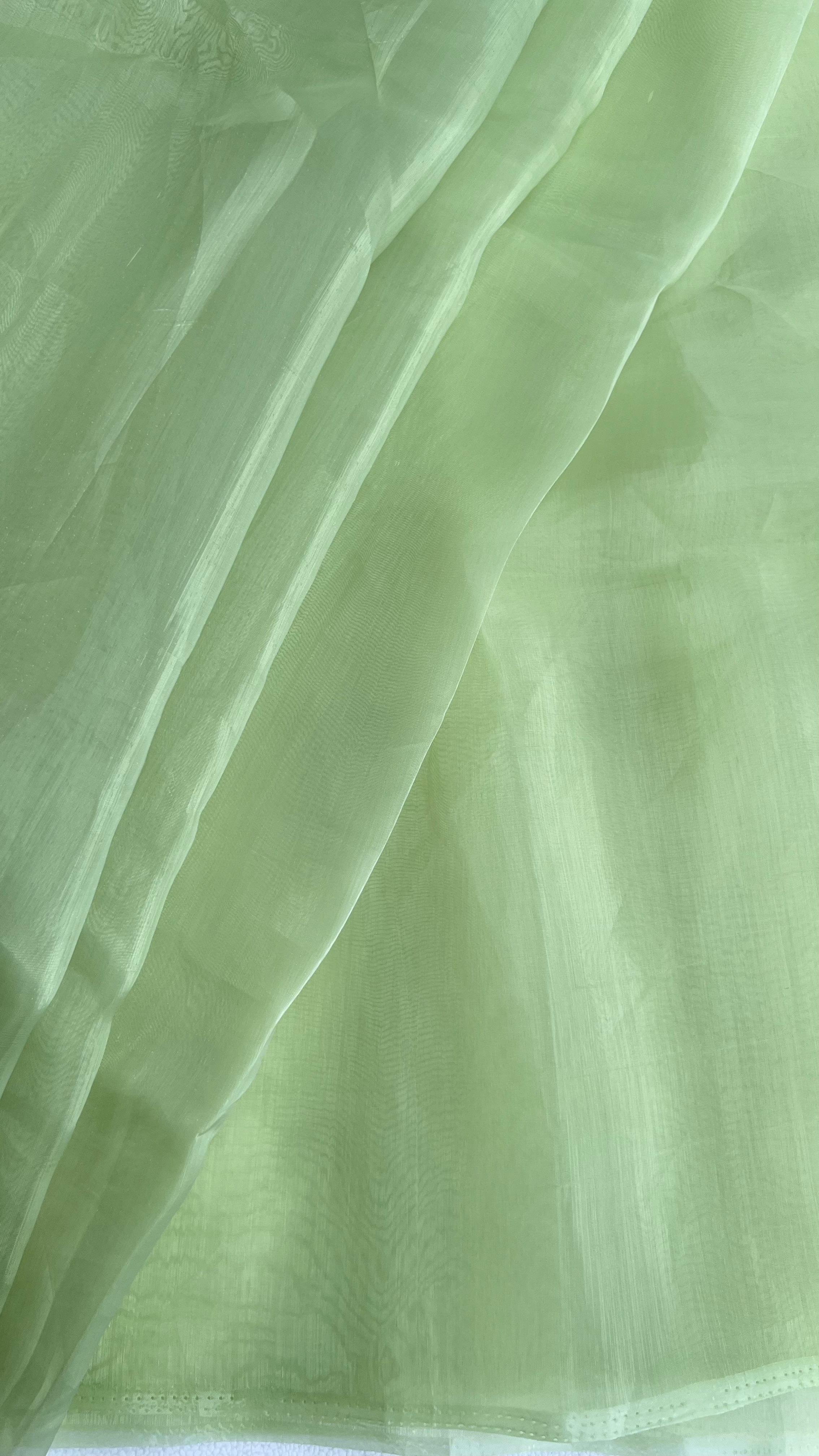 GLASS TISSUE DYED FABRIC